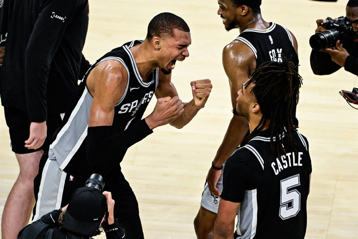 开云体育入口-NBA最年轻阵容，拥有最年轻且最强的三巨头，他们能否开创王朝？|马刺|霍姆格伦|文班亚马|卡斯尔|福克斯_新浪体育_新浪新闻